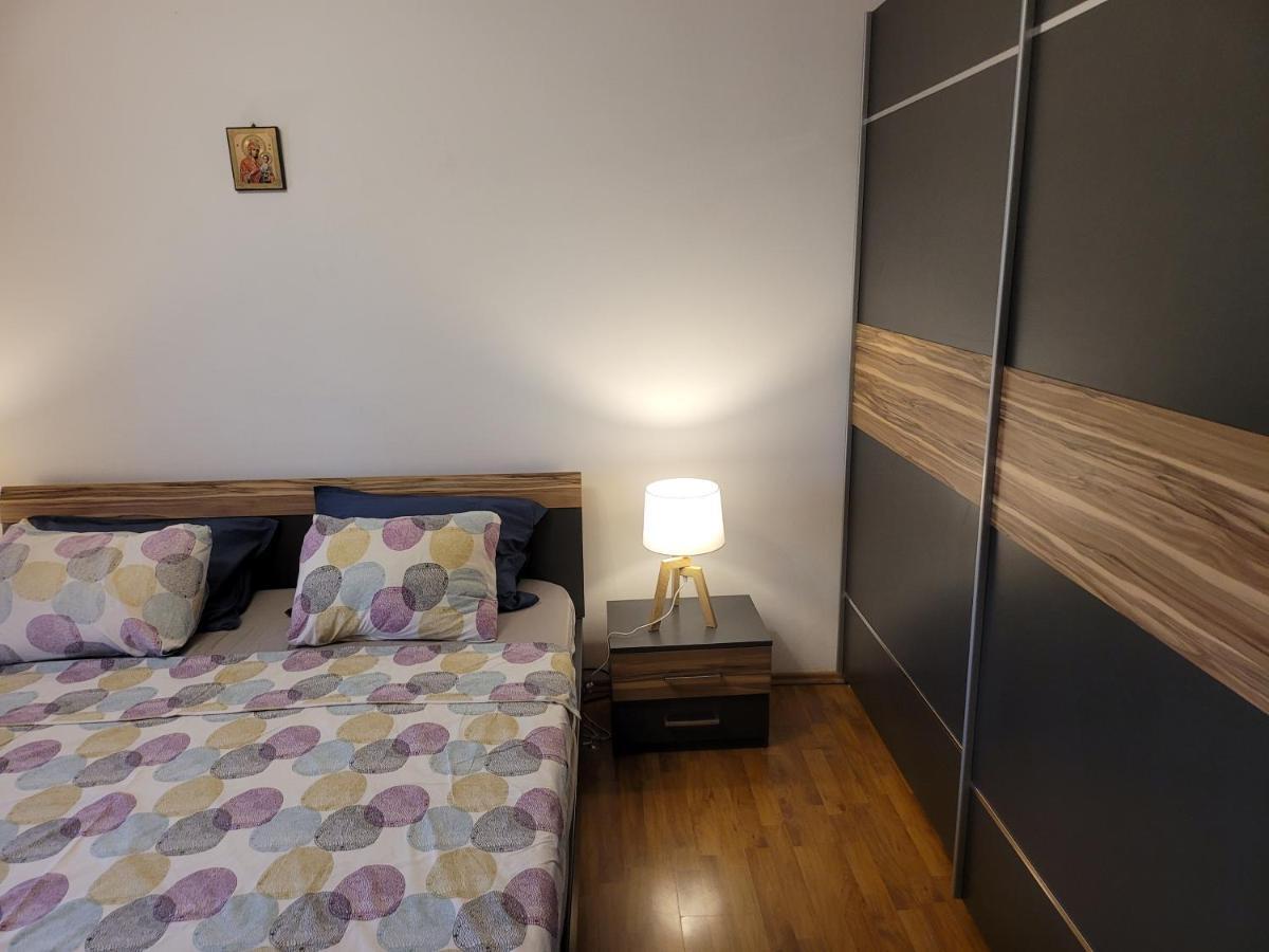 Quiet, Relaxing, Family Friendly Apartamento Bucarest Exterior foto