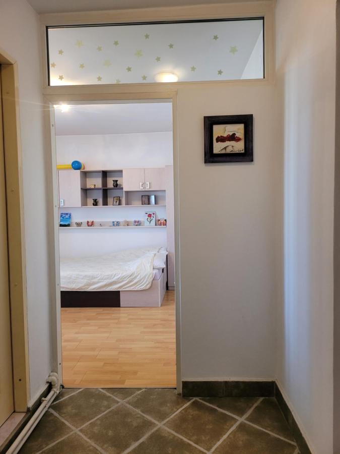 Quiet, Relaxing, Family Friendly Apartamento Bucarest Exterior foto