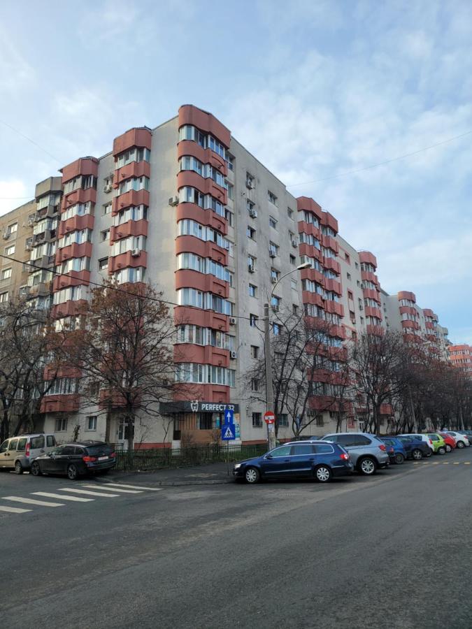 Quiet, Relaxing, Family Friendly Apartamento Bucarest Exterior foto