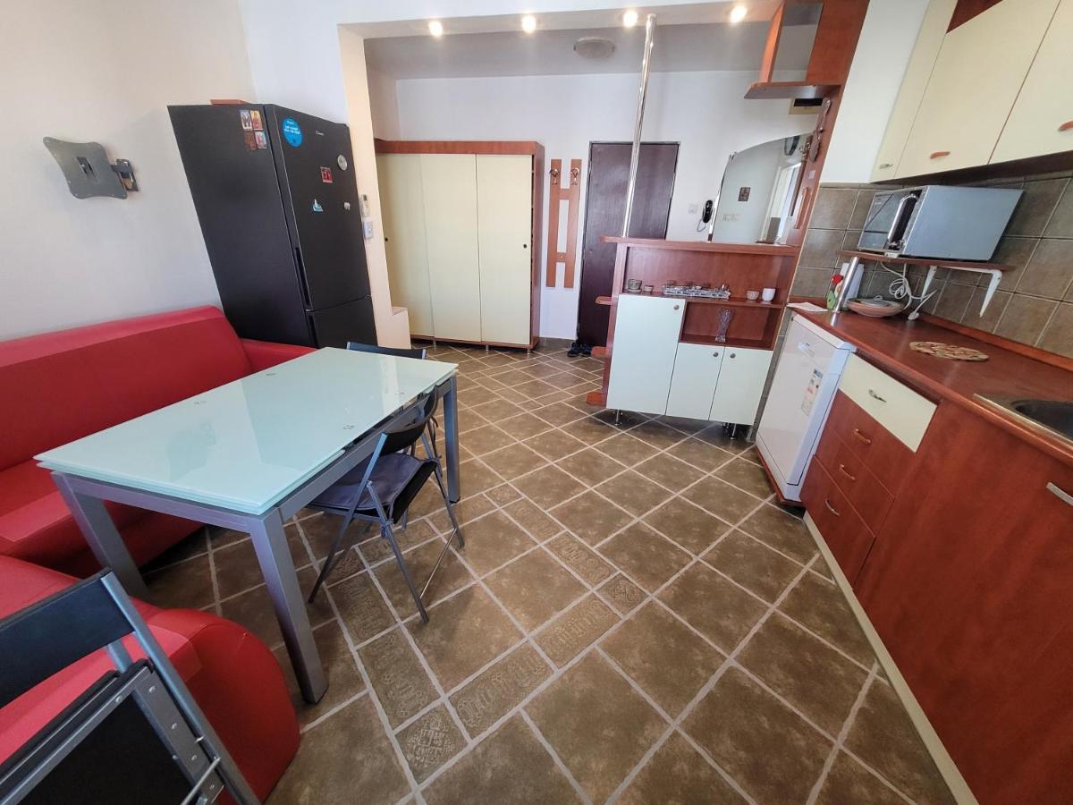 Quiet, Relaxing, Family Friendly Apartamento Bucarest Exterior foto